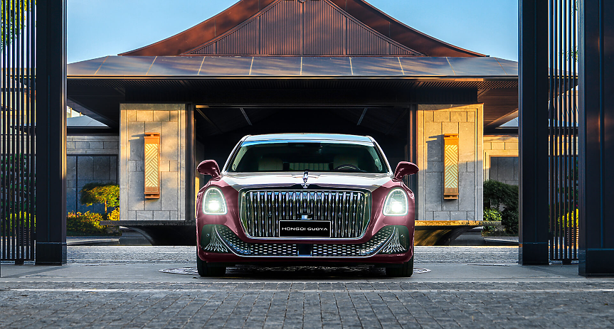 HONGQI в България: Китайският премиум автомобилен бранд представи два от флагманите си