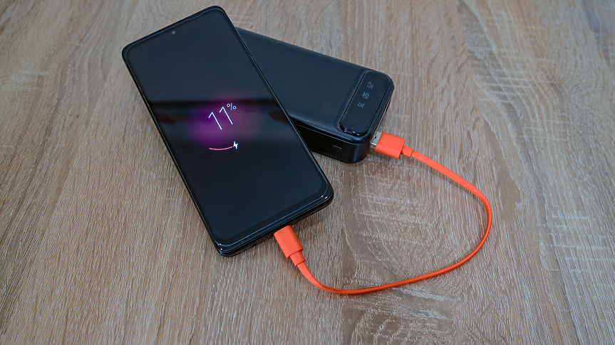 Защо китайските Android телефони се зареждат в пъти по-бързо от моделите на Apple и Samsung?