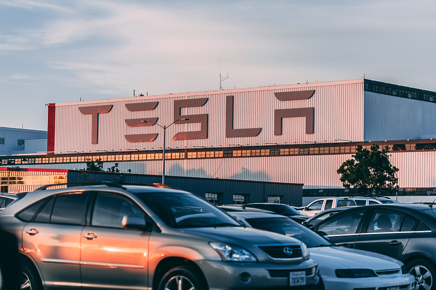 Делян Добрев: Tesla обсъжда три мащабни проекта в Стара Загора, Твърдица и Велико Търново
