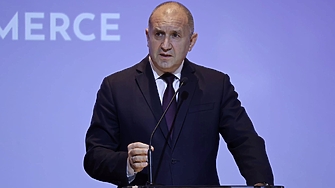 Румен Радев: „Лукойл“ има петрол до декември, дизелът е в излишък