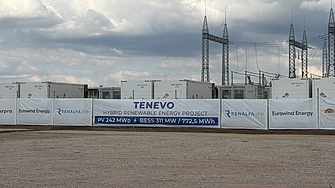 Заработи нова енергийна „тройка“ край Тенево: 242 MW солари, батерии и план за вятърен парк