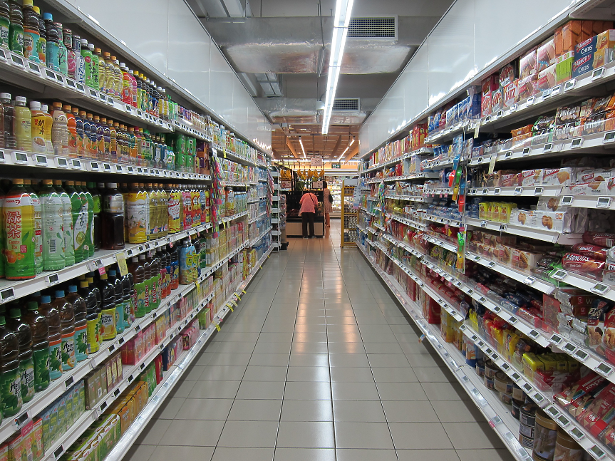 Рафтове с продукти в хранителен магазин; ©Pixabay