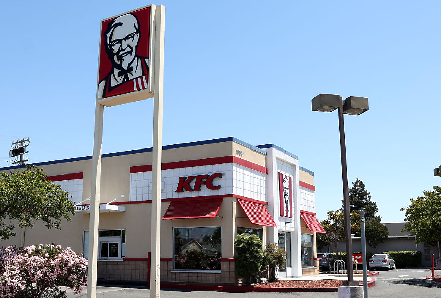 След близо 40 г. партньорство: KFC сменя PepsiCo с Coca-Cola