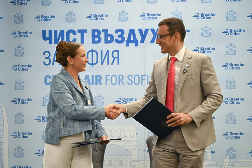 Кметът Васил Терзиев и Сесилия Вака Джоунс подписаха меморандум за продължаване на стратегическото партньорство между Столичната община и Breathe Cities; ©Столична община