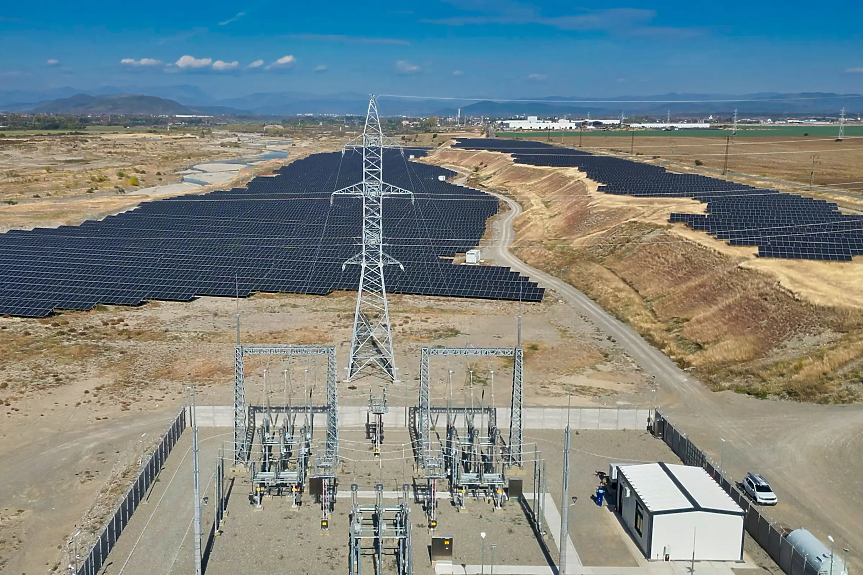 Собственикът на два софийски мола откри фотоволтаичен парк с мощност 56 MW в Румъния